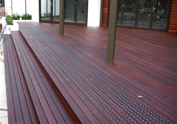 INS_D-IRON-BARK-11