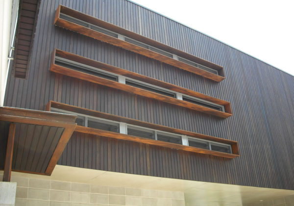 Newport-Cladding-Spotted-Gum涂层黑色灰 - 金 - 海岸-05