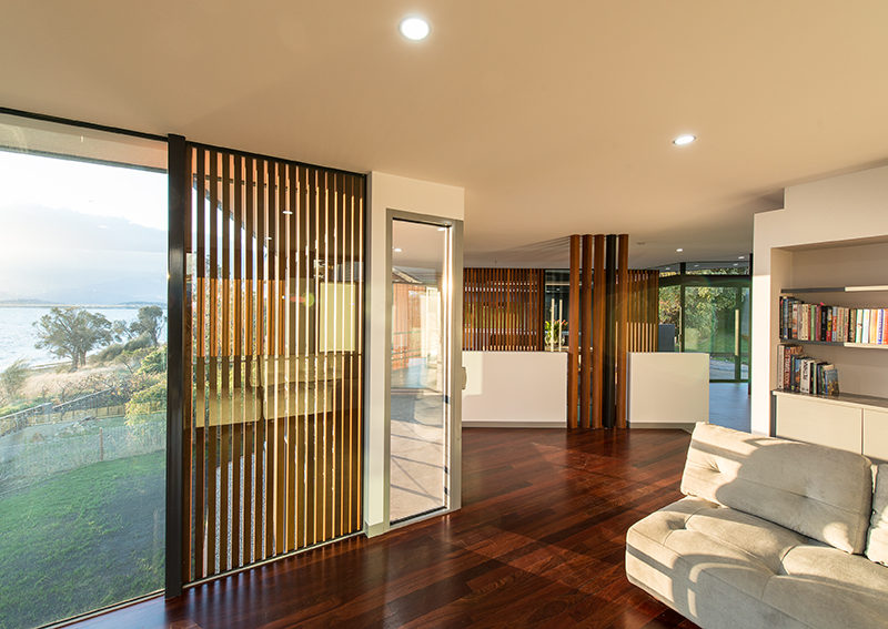 Cedar-Screens-and-Cedar-posts