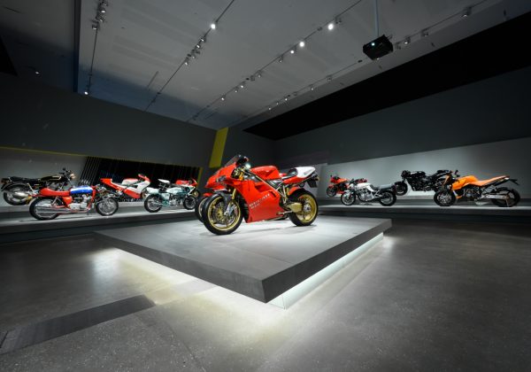 避难风灰色抛光